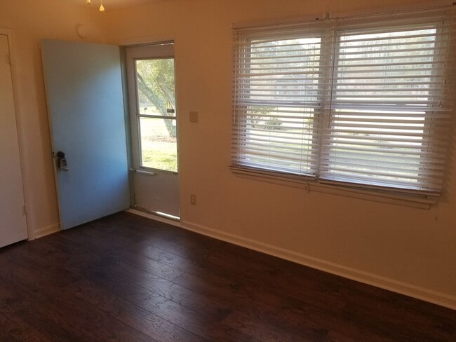 211 Foxwood Dr in Maiden, NC - Building Photo - Building Photo