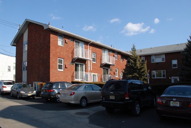 398 Danforth Ave in Jersey City, NJ - Building Photo - Building Photo