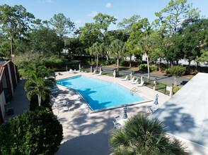 Carmel by the Lake Condominiums in Casselberry, FL - Foto de edificio - Building Photo