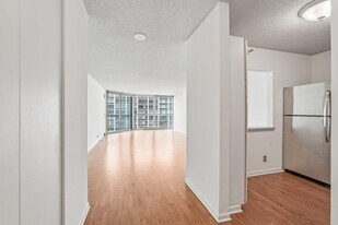 1660 N Prospect Ave in Milwaukee, WI - Building Photo