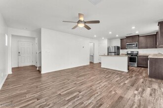 4919 Amberlyn St in Las Vegas, NV - Building Photo - Building Photo