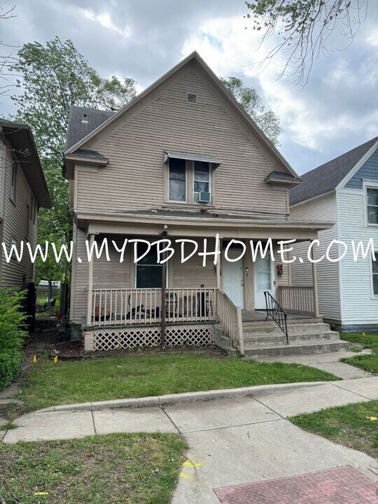 1230 Oakland St in Fort Wayne, IN - Building Photo