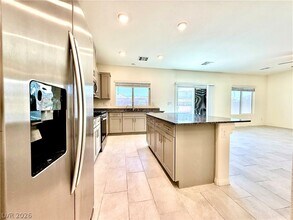 1841 James Crk Dr in North Las Vegas, NV - Building Photo - Building Photo