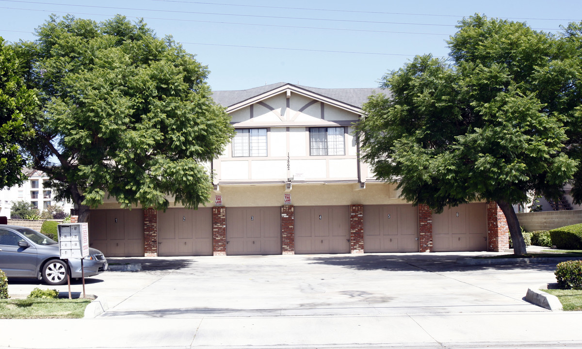 13862 Iowa St in Westminster, CA - Building Photo