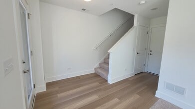 8377 Mulberry Ave in Morton Grove, IL - Building Photo - Building Photo