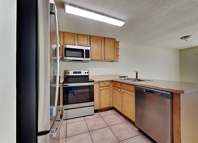 10107 Benbrook Ct in Town 'n' Country, FL - Building Photo - Building Photo