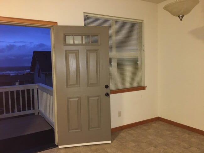 862 Aqua Vista Loop, Unit Ocean Views Upstairs