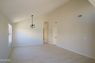 7929 W Wescott Dr in Glendale, AZ - Building Photo - Building Photo