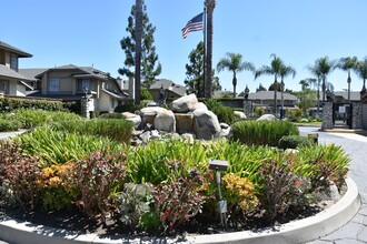 630 W Palm Ave in Orange, CA - Foto de edificio - Building Photo