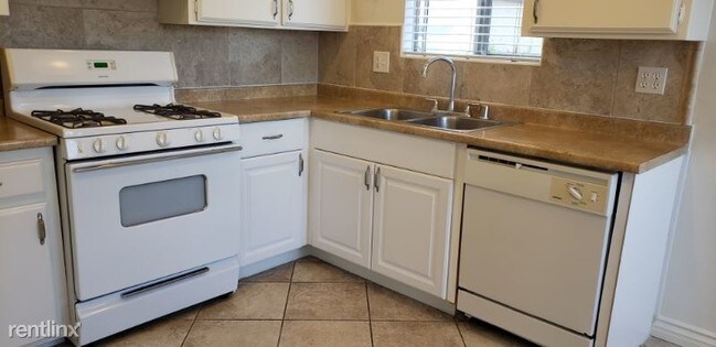 16682 Blanton Lane in Huntington Beach, CA - Building Photo - Building Photo