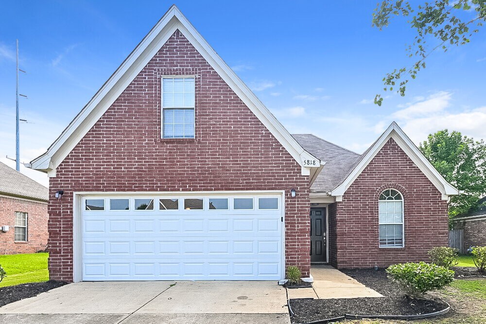 5818 Carrel Cove in Southaven, MS - Building Photo