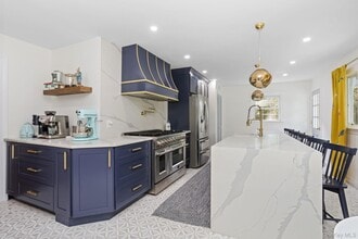 570 Bedford Rd in Mt Kisco, NY - Building Photo - Building Photo