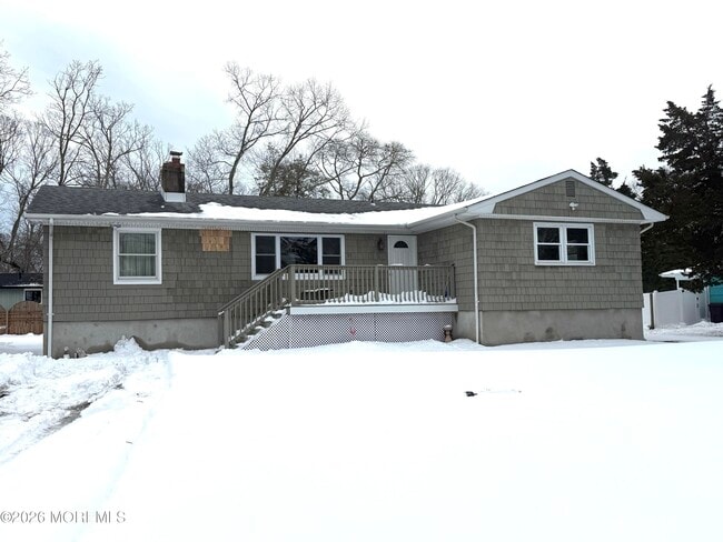 property at 63 Shorewood Dr