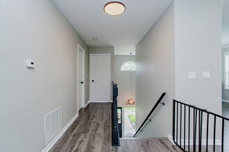 313 Sheffield Dr in Schaumburg, IL - Building Photo - Building Photo