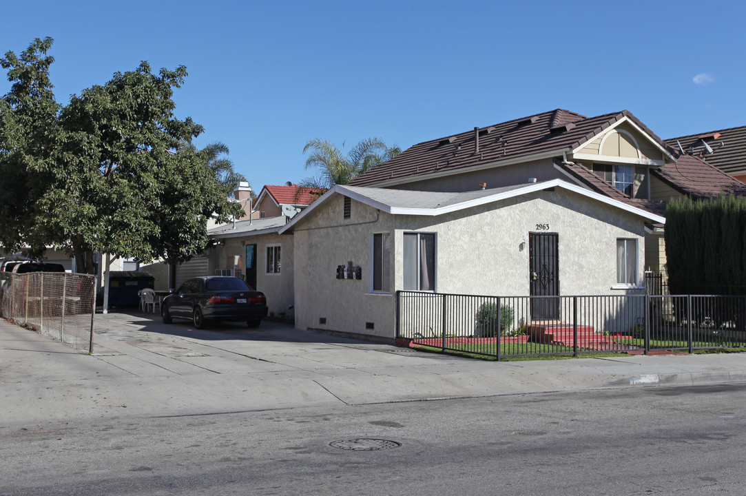 2963 Randolph St in Huntington Park, CA - Building Photo