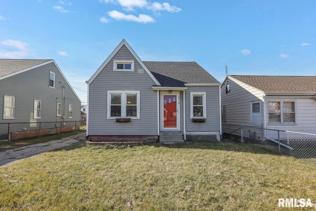 2919 N University St in Peoria, IL - Building Photo