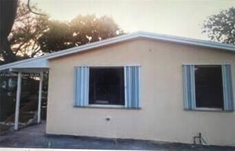931 NW 34th Way in Fort Lauderdale, FL - Building Photo - Building Photo
