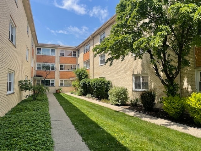 property at 6022 N Avondale Ave