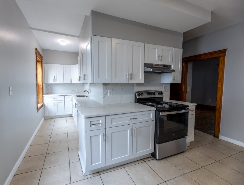 36 Blossom St in Worcester, MA - Building Photo