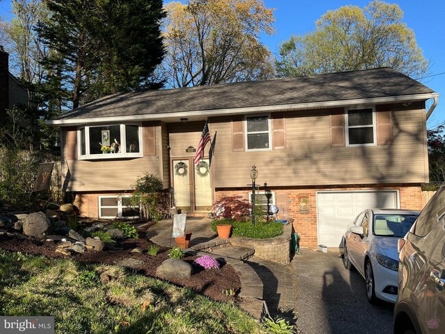 property at 1217 Hilltop Dr