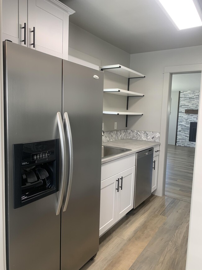 639 NW Elm Ave in Redmond, OR - Building Photo - Building Photo