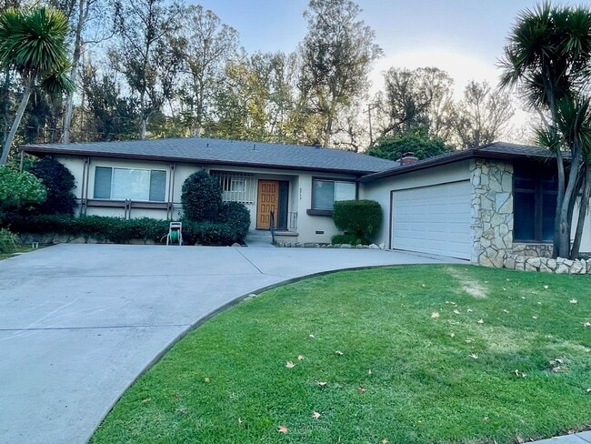 property at 3717 Barcelona Dr