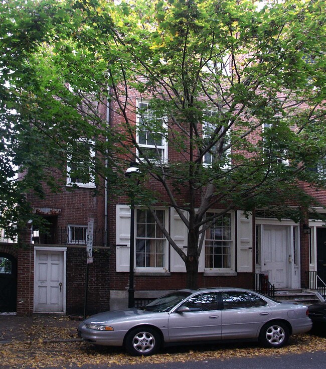 908 Clinton St in Philadelphia, PA - Building Photo - Building Photo