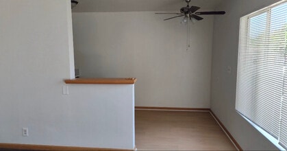 9315 San Vincente Ave in South Gate, CA - Building Photo - Building Photo