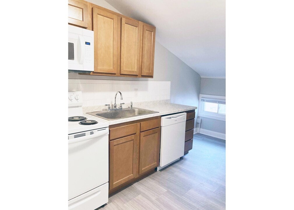 3300 Jefferson Ave in Cincinnati, OH - Building Photo