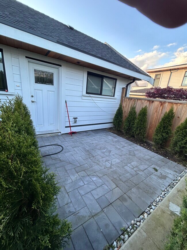 718 Colborne St in New Westminster, BC - Building Photo - Building Photo