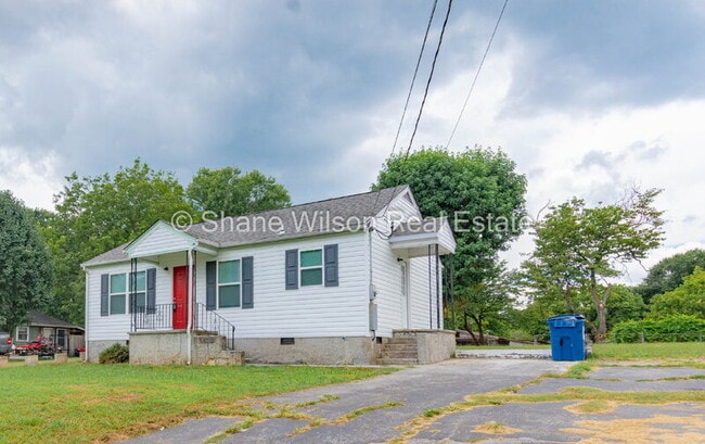 709 Indian Ave in Rossville, GA - Building Photo - Building Photo