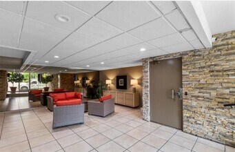 525 N Sycamore Ave in Los Angeles, CA - Building Photo - Building Photo