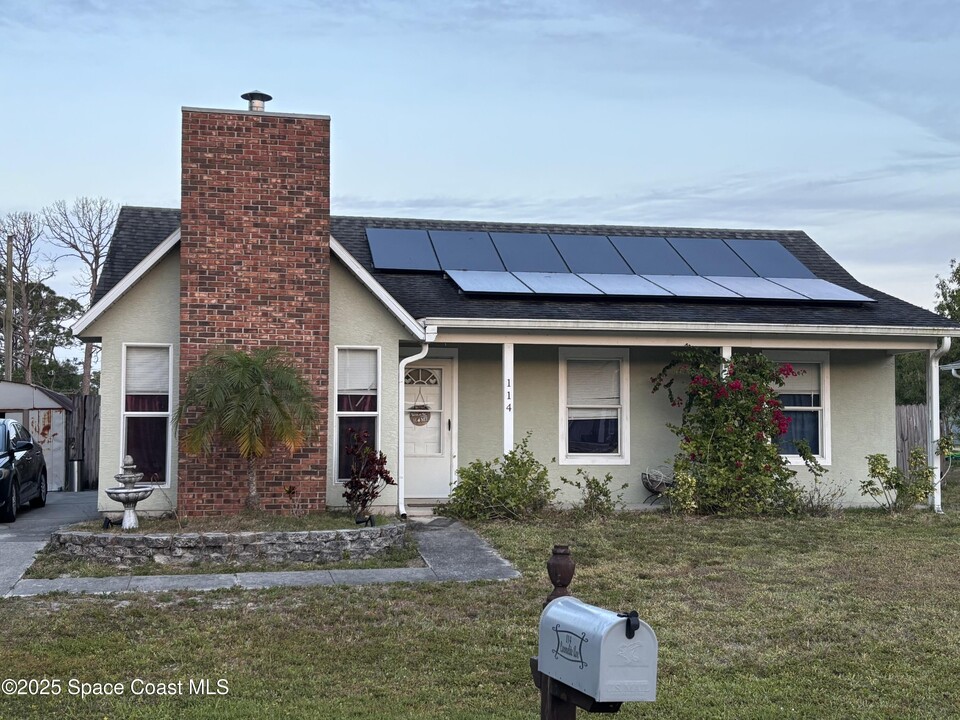 114 Carmelite Ave NW in Palm Bay, FL - Building Photo