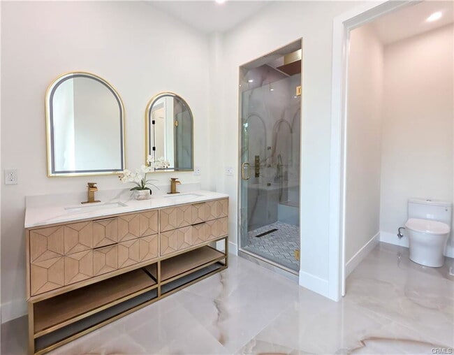 10511 Mary Bell Ave in Los Angeles, CA - Building Photo - Building Photo