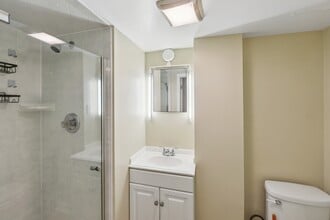 4811 Calvert Rd in College Park, MD - Building Photo - Building Photo
