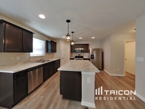 718 Jefferson Park Dr in Pittsboro, IN - Building Photo - Building Photo
