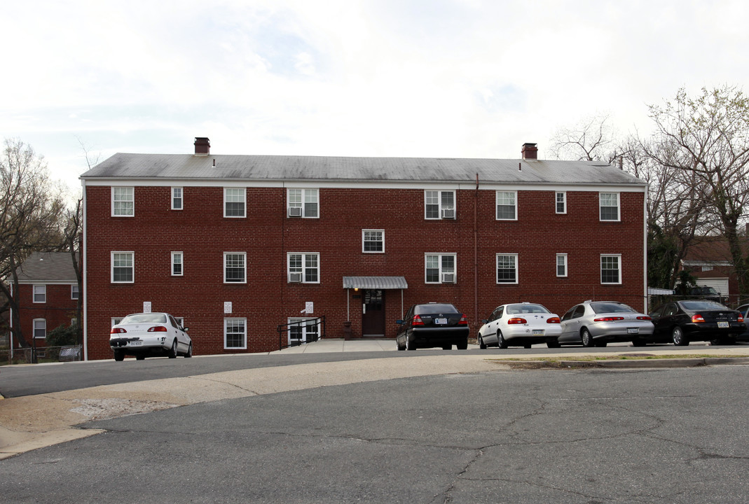 2010 4th St S in Arlington, VA - Building Photo