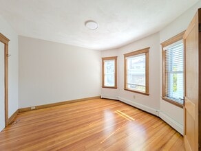 29 Frederick Ave in Medford, MA - Foto de edificio - Building Photo