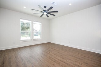 4101 Victoria in Dickinson, TX - Building Photo - Building Photo