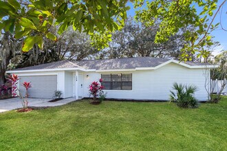 134 Inez St SE in Palm Bay, FL - Building Photo - Building Photo
