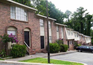 Pine Ridge Apartments in Macon, GA - Building Photo - Building Photo