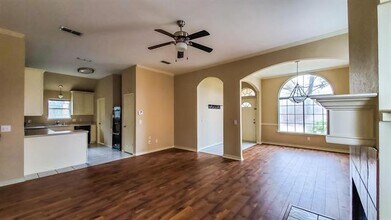 913 S Kentucky St in McKinney, TX - Building Photo - Building Photo