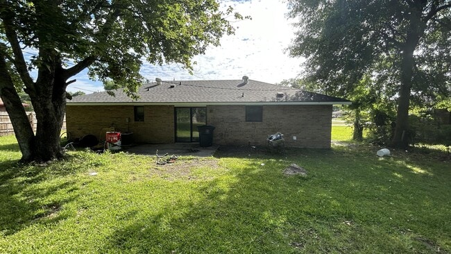 8357 McClelland Dr in Baton Rouge, LA - Building Photo - Building Photo