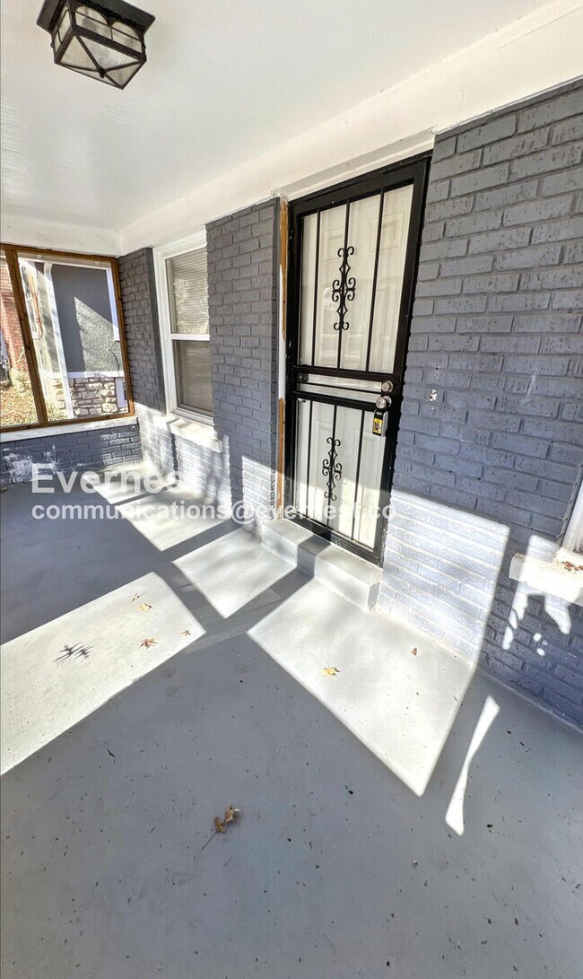 1402 E 65th St in Kansas City, MO - Building Photo - Building Photo