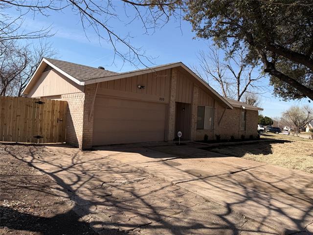 200 Pebblebrook St in Arlington, TX - Building Photo - Building Photo