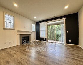 13558 SW Beach Plum Terrace in Sherwood, OR - Building Photo - Building Photo