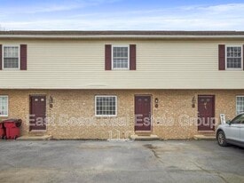 45 Bruce Dr in Martinsburg, WV - Building Photo