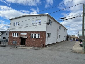 562 Clay St in Manchester, NH - Building Photo - Building Photo