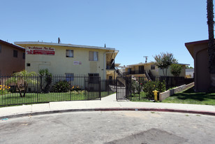 622 Del Rosa Pl Apartments