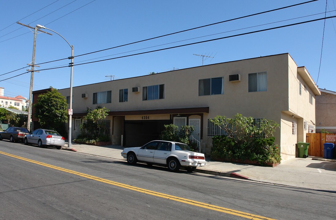 4354 Oakwood Ave in Los Angeles, CA - Building Photo